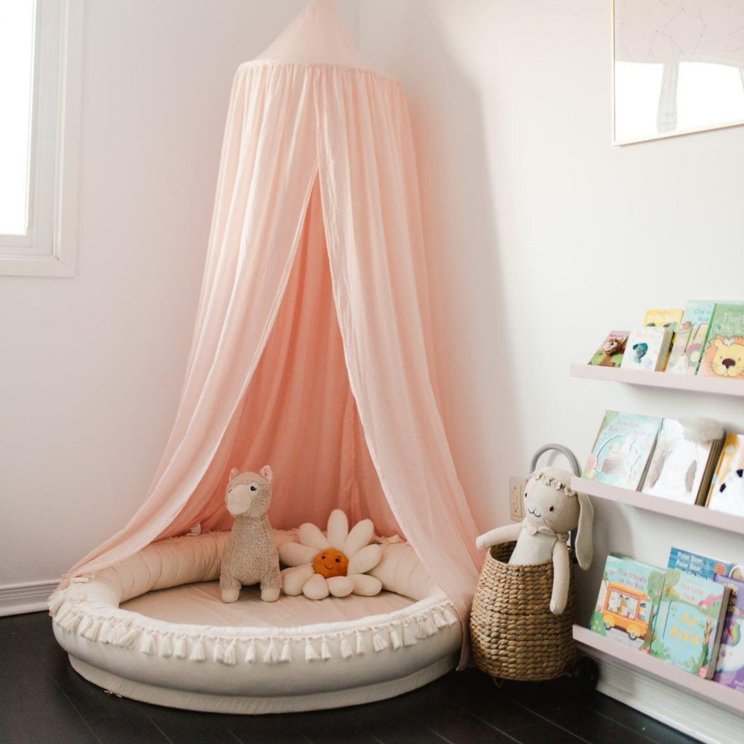 MINICAMP Large Round Nest Play Mat and Kids Lounger in Ecru, detail view