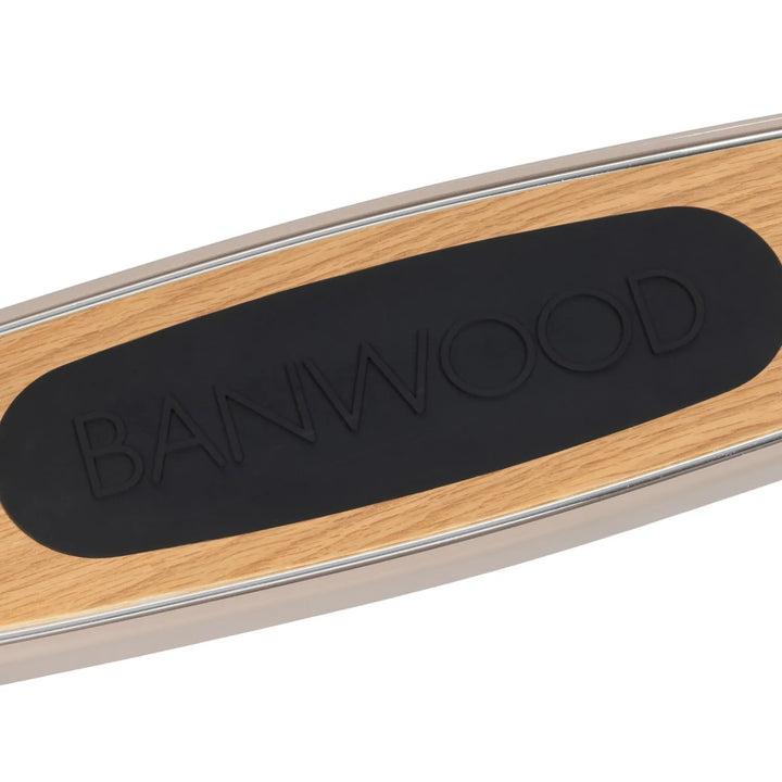 Oak scooter deck detail with embossed Banwood branding