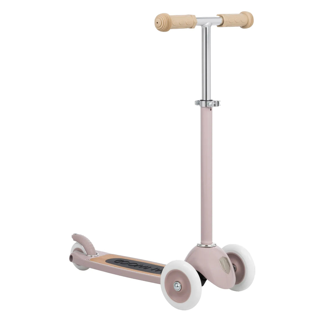 Banwood scooter with flat T-handlebar, no basket attached