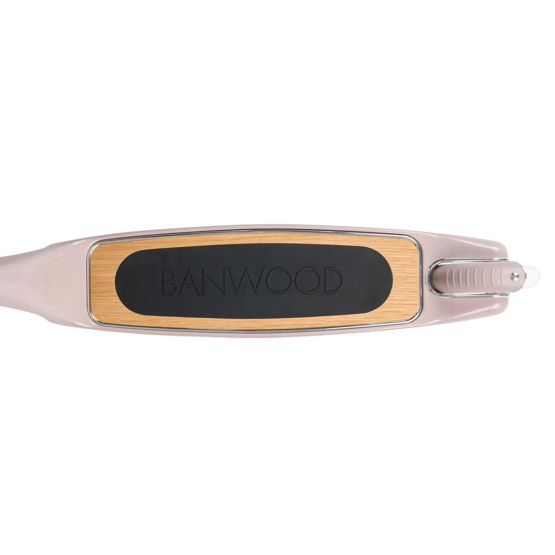 Banwood Maxi Scooter wooden handlebar grip embossed detail