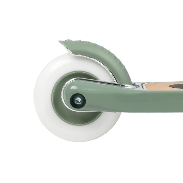 Banwood scooter front wheel and brake guard close-up