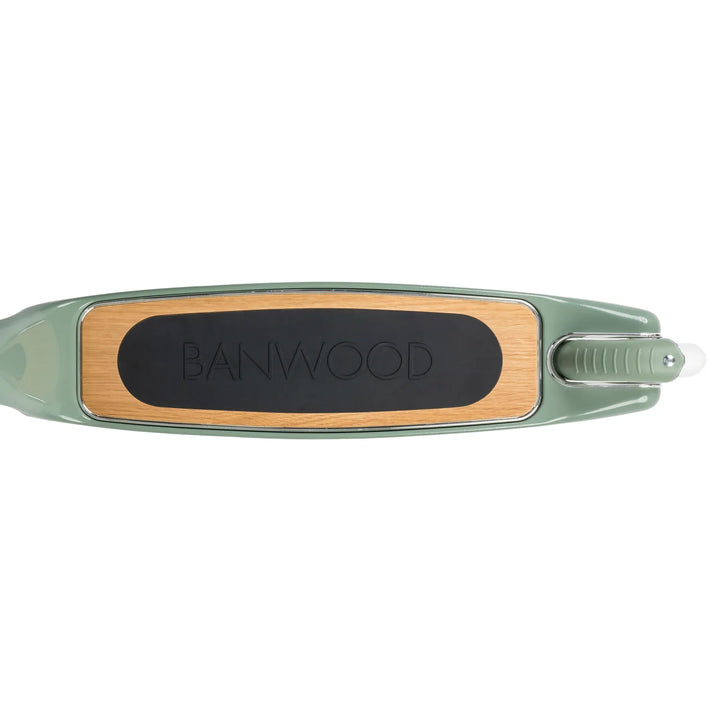 Banwood scooter deck top-down view with oak and grip detail