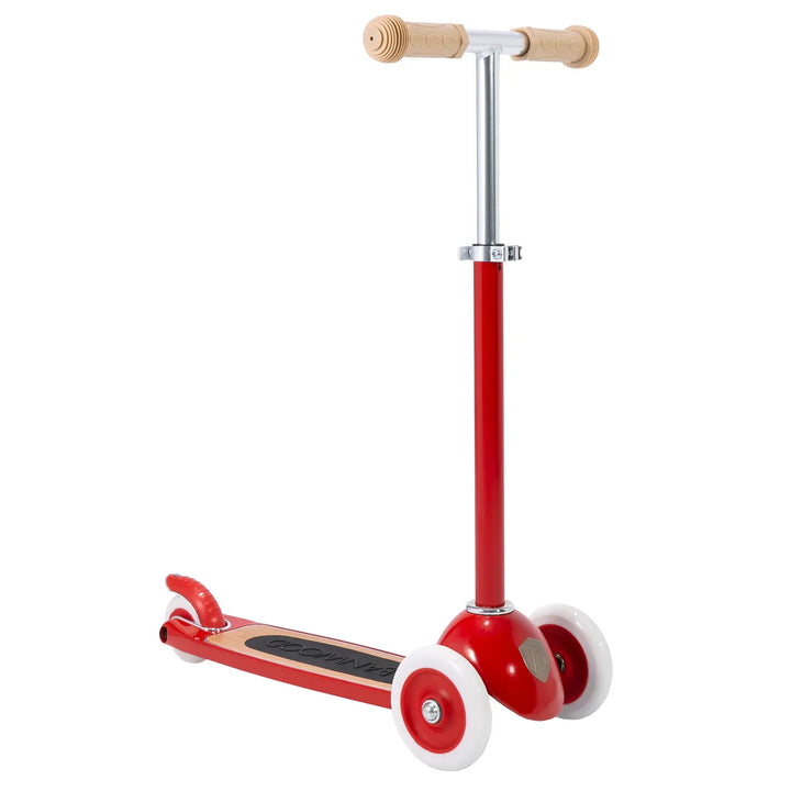 Red Banwood scooter front view without basket, wooden T-bar grips