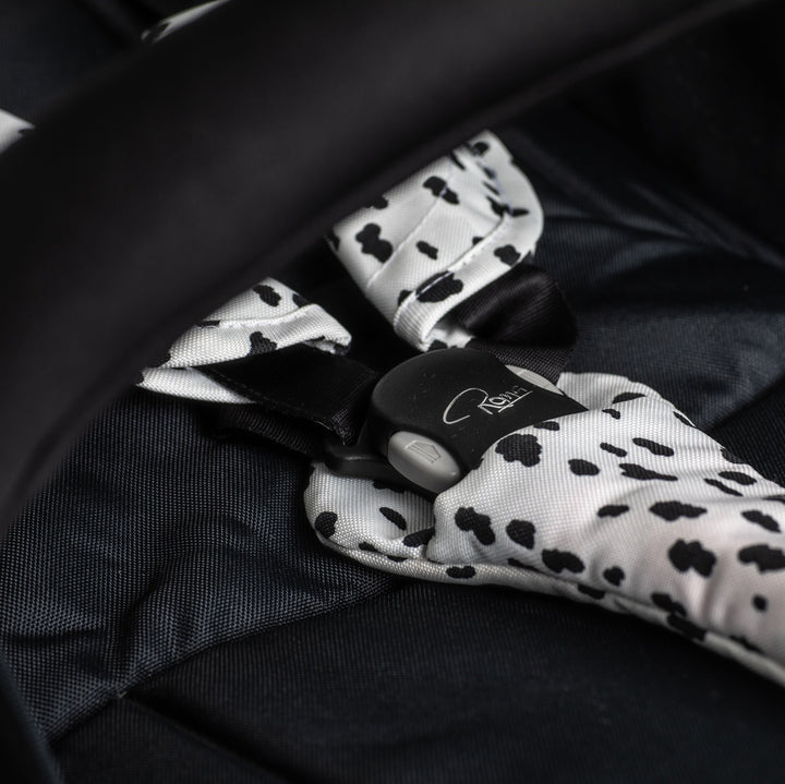 Roma Capsule³ Dalmatian five point harness one-touch button detail