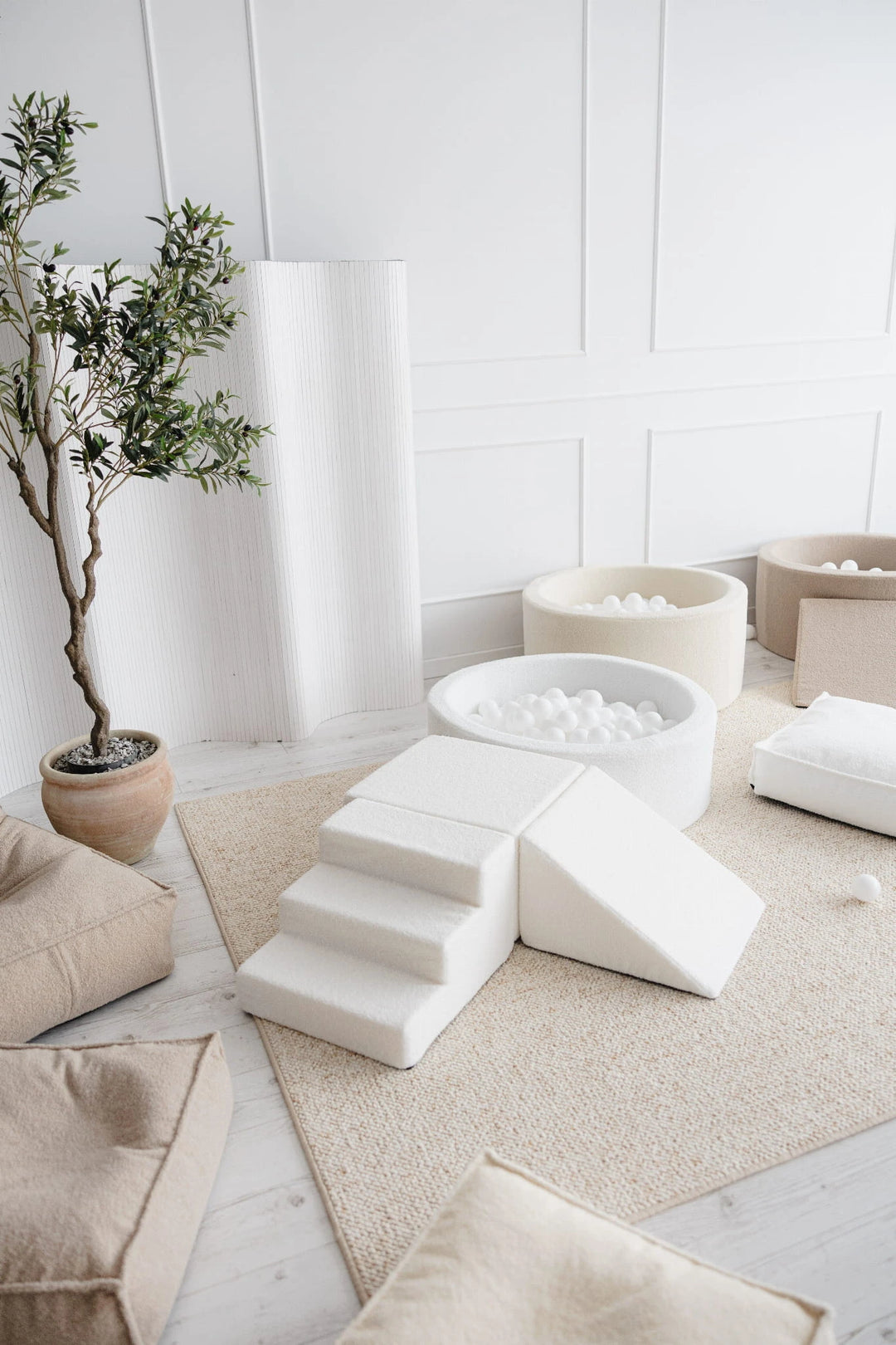 Monio for Kids White Boucle Round Ball Pit