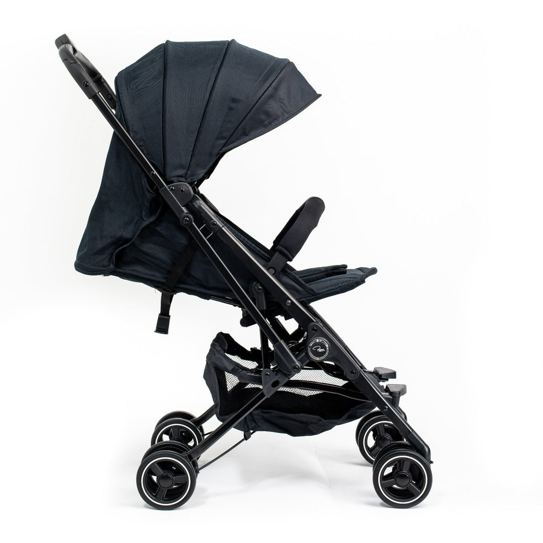 Roma Capsule³ Jet Black seat reclined lie-flat