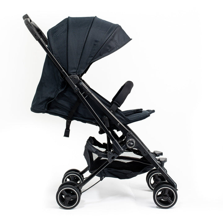 Roma Capsule³ Jet Black seat reclined lie-flat