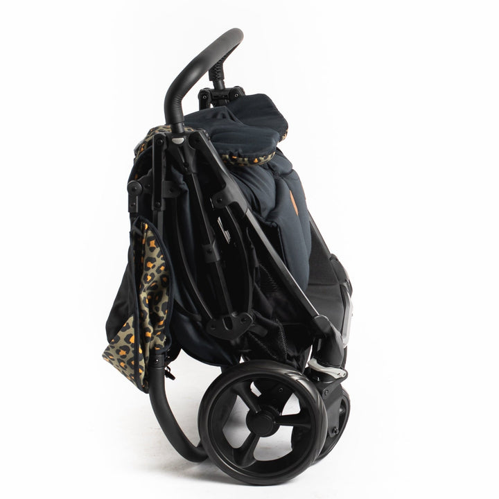 Roma Gemini Base with Colour Pack - Jet Black, folded standing 8
