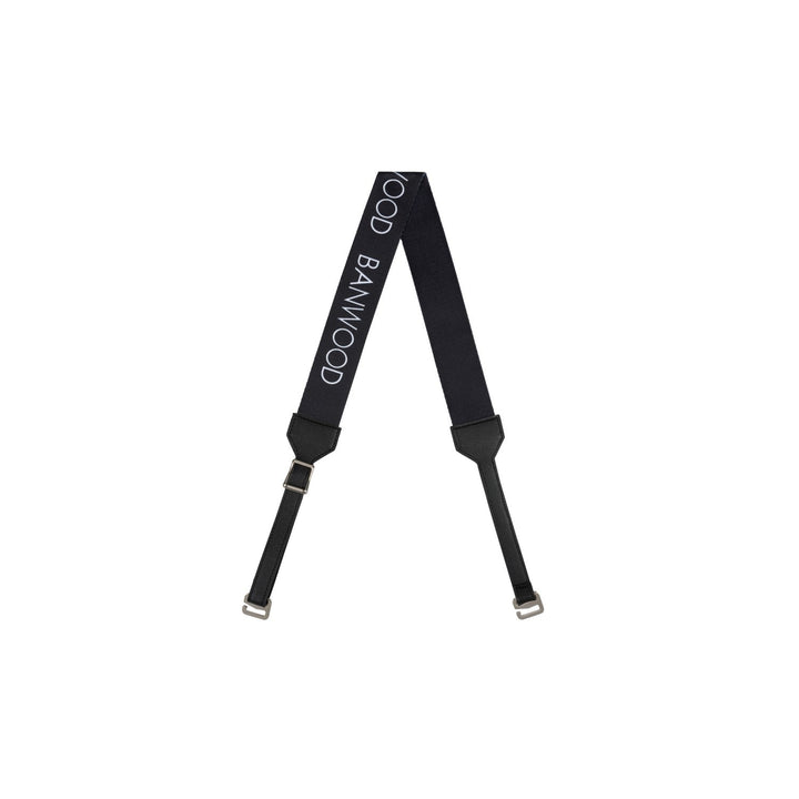 Black carry strap in A-frame layout with Banwood branding text visible