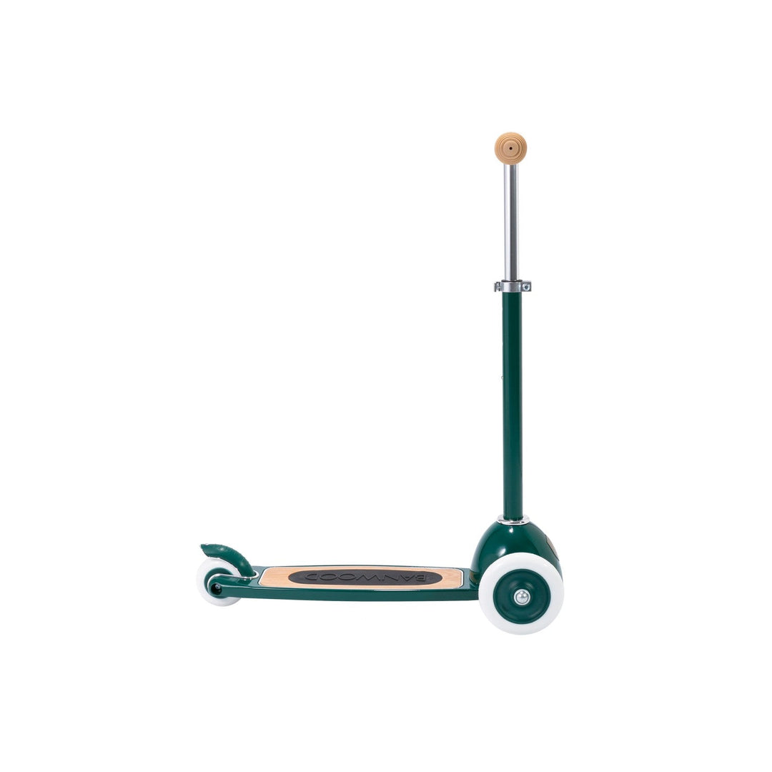 Banwood scooter front wheel and deck close-up detail