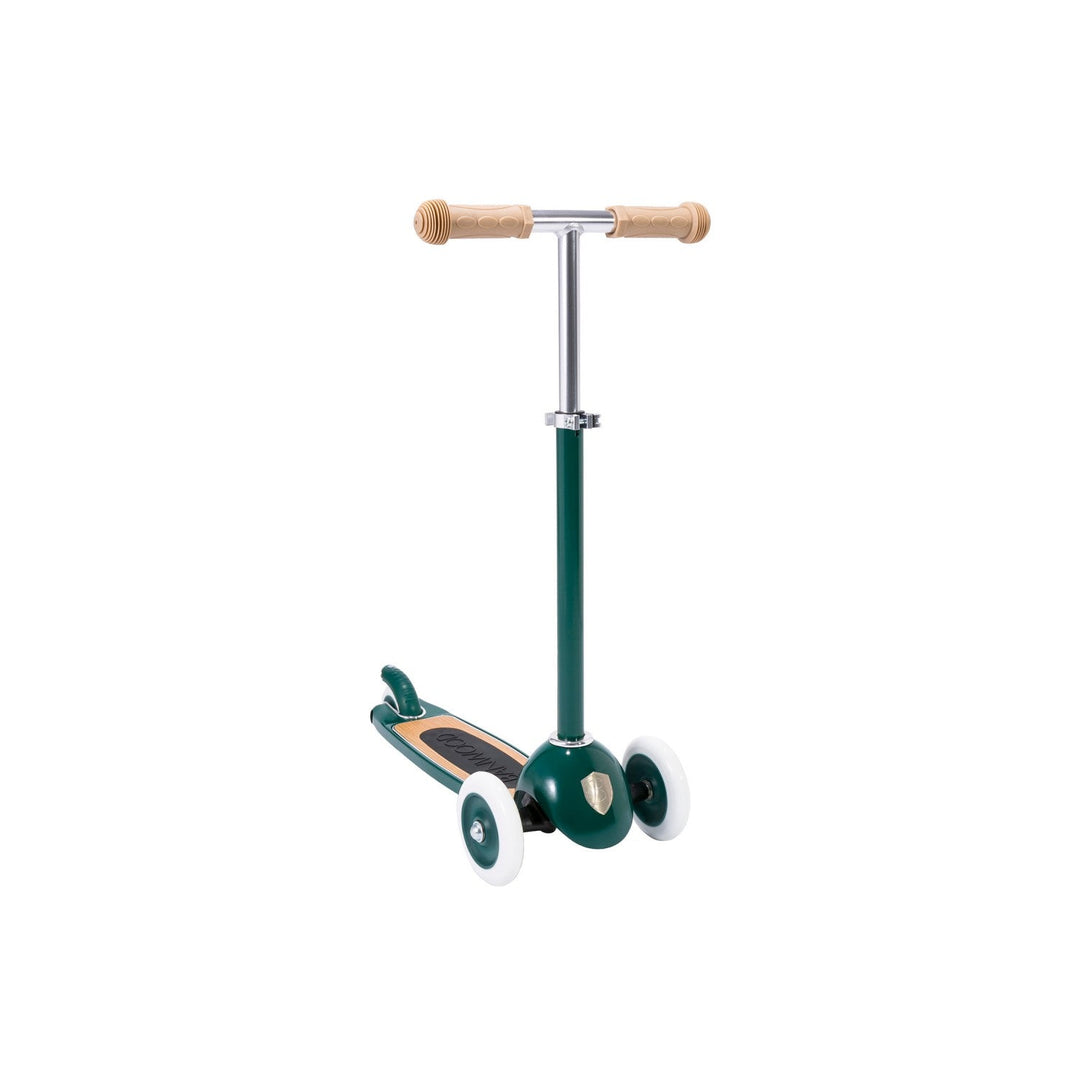 Banwood scooter front wheel assembly with metal clamp detail