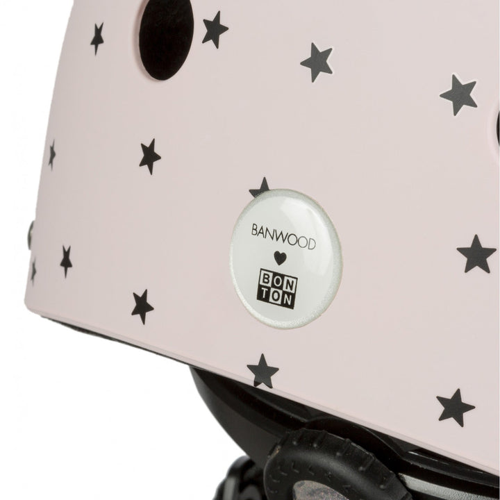 Helmet back detail with Banwood and Bonton badge, pink surface with black stars